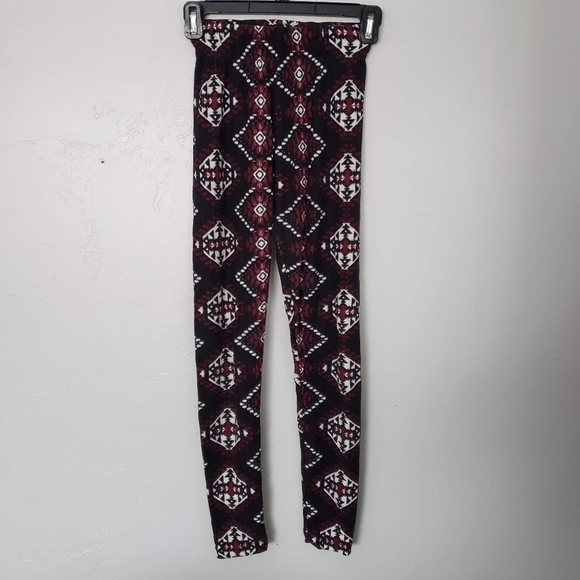 Rue21 Medium Black Red White Pattern Leggings One Size OS Soft Stretchy - Picture 5 of 5
